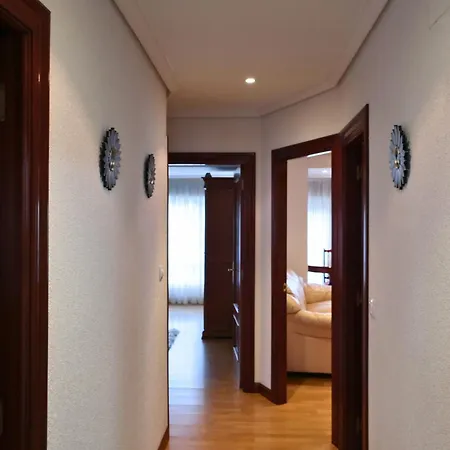 Con Terraza Y Jardin En *