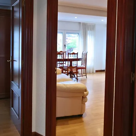 Apartmán Con Terraza Y Jardin En Saron