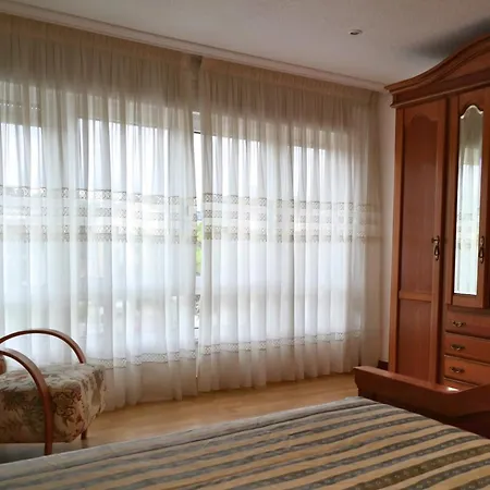 Con Terraza Y Jardin En
