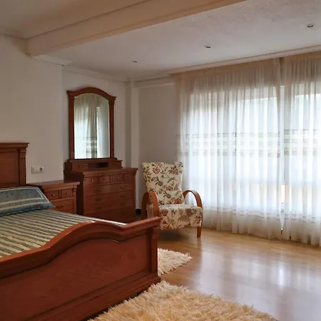 Apartmán Con Terraza Y Jardin En Saron