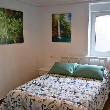 Con Terraza Y Jardin En *